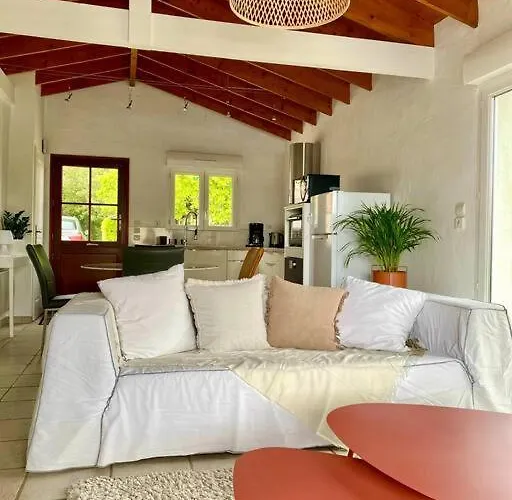 Jolie Petite Maison Renovee Piscine