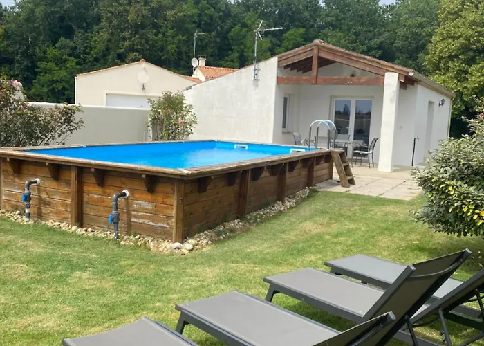 Jolie Petite Maison Renovee Piscine